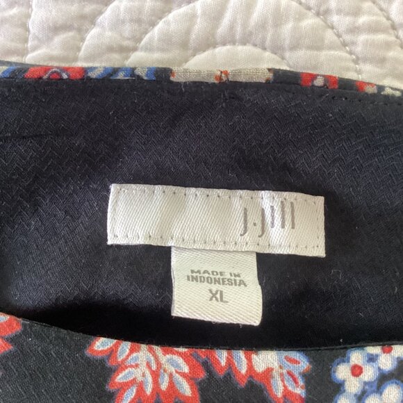 J.Jill Womens XL Sleeveless Black & Red Paisley Pattern Top 100% Rayon - Picture 3 of 11